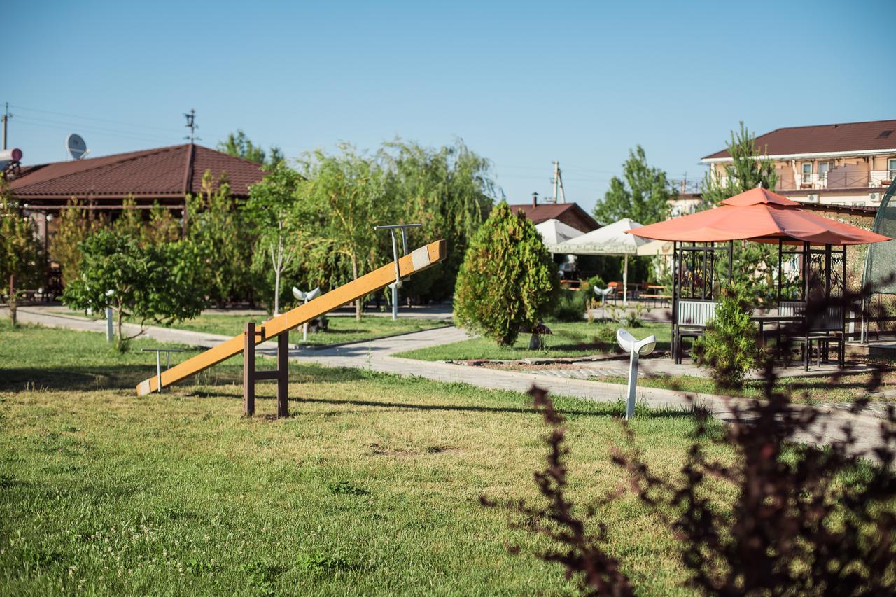 Picnic Park Hotell Shenggeldi Exteriör bild