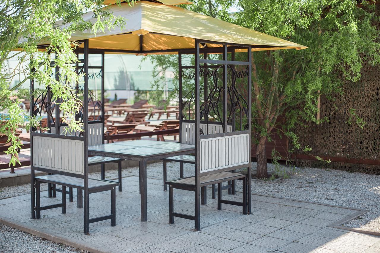 Picnic Park Hotell Shenggeldi Exteriör bild